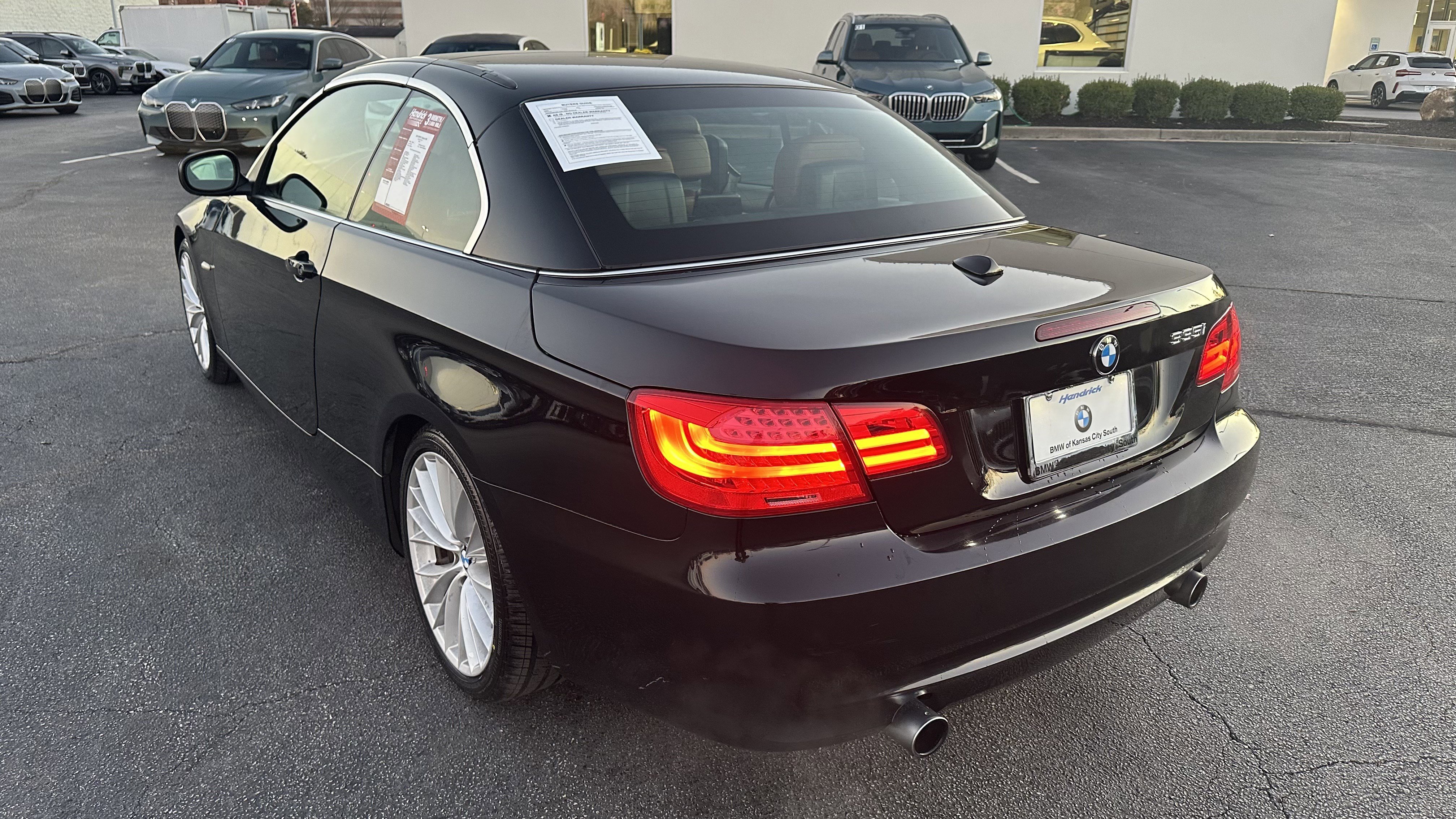 Used 2011 BMW 335i Convertible image 8
