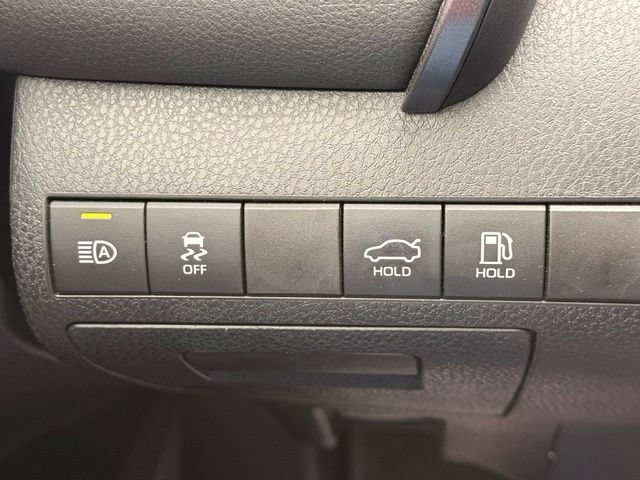 Used 2020 Toyota Camry XSE FWD image 31