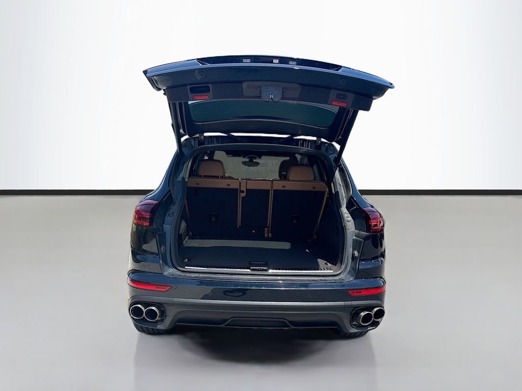 Used 2016 Porsche Cayenne S image 9