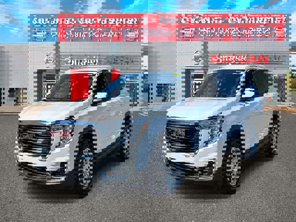 Used 2024 GMC Terrain SLE image 2