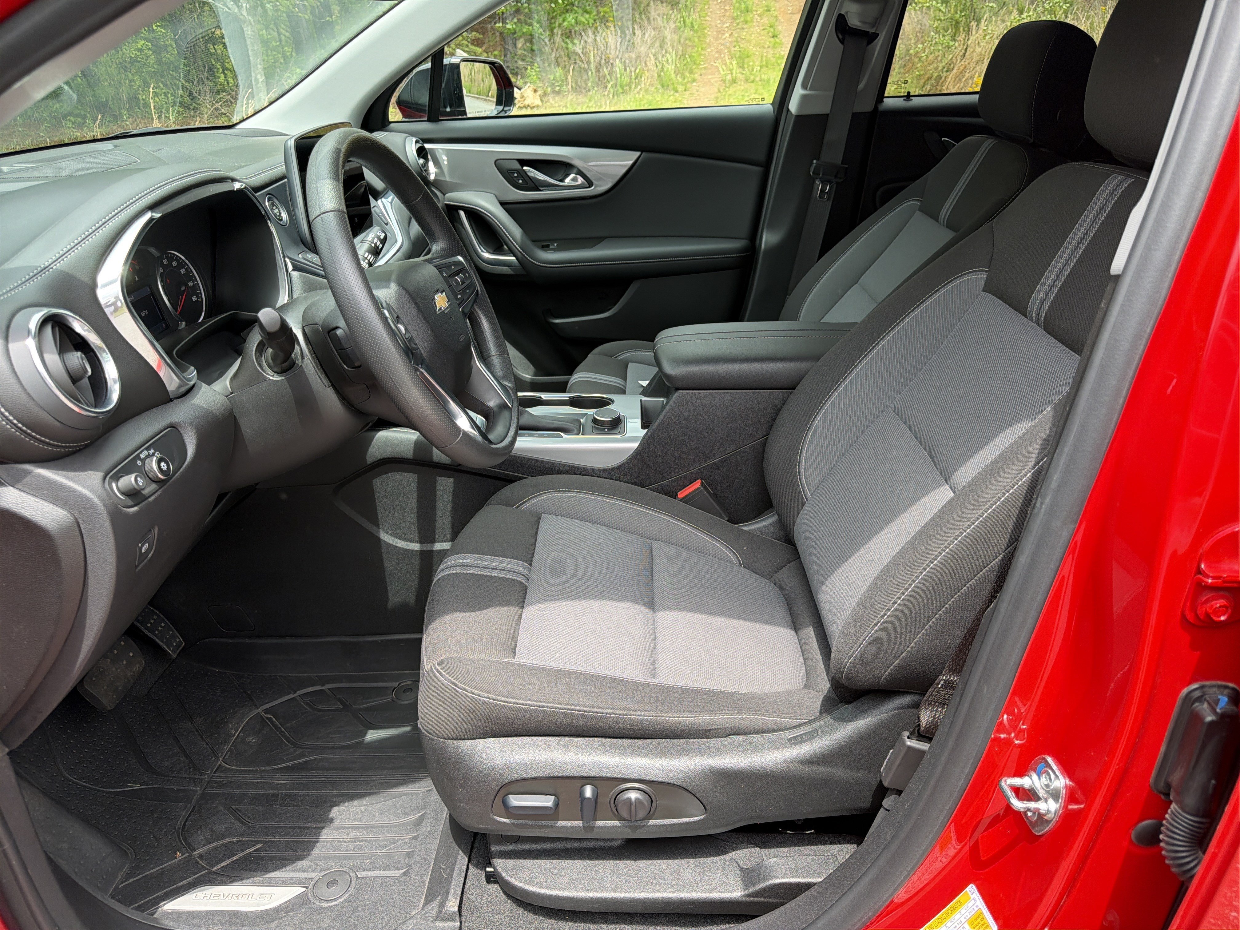 Used 2024 Chevrolet Blazer LT w/ Convenience Package FWD image 9