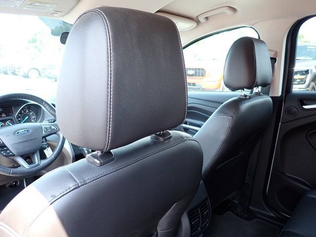 Used 2017 Ford Escape SE w/ SE Leather Comfort Package AWD/4WD image 19