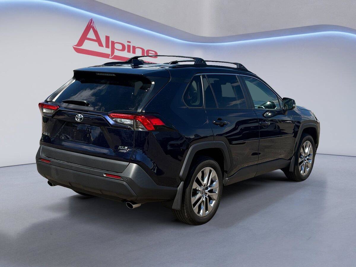 Used 2021 Toyota RAV4 XLE Premium AWD/4WD image 5