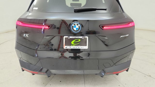 Used 2024 BMW iX xDrive50 w/ Sport Package AWD/4WD image 27