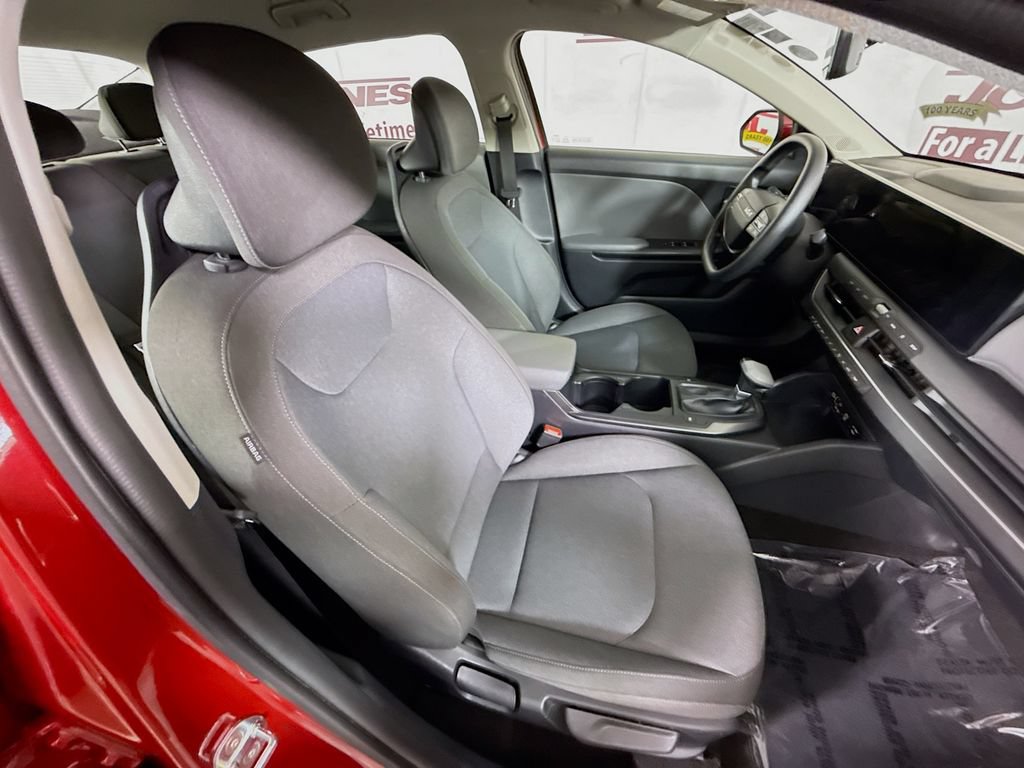 Certified 2025 Kia K4 FWD image 29