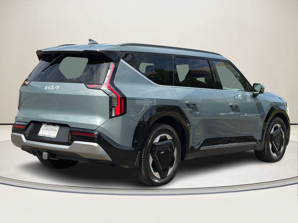 Used 2024 Kia EV9 Land AWD/4WD image 2