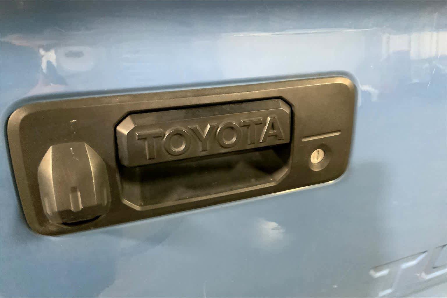 Used 2019 Toyota Tundra Limited w/ Limited Premium Package AWD/4WD image 31