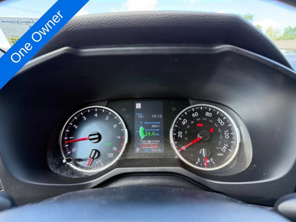 Used 2022 Toyota RAV4 XLE FWD image 16