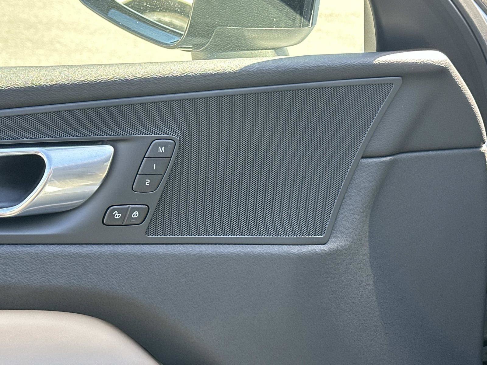 Certified 2026 Volvo XC60 B5 Plus w/ Protection Package Premier image 16