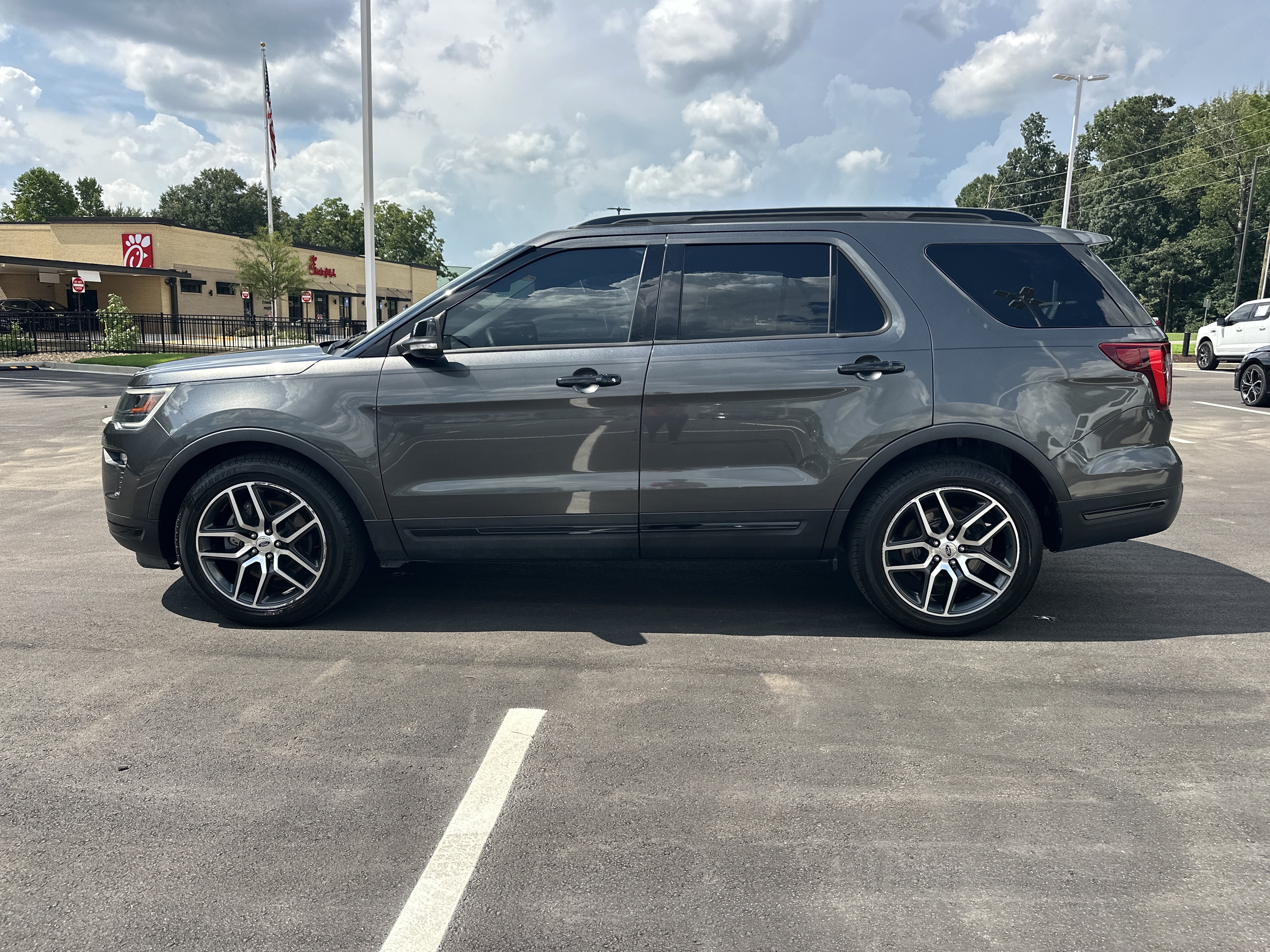 Used 2018 Ford Explorer Sport w/ Equipment Group 401A AWD/4WD image 5