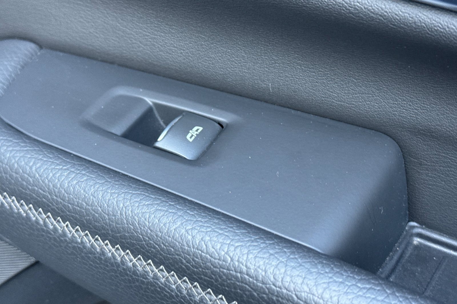 Used 2025 GMC Yukon Denali image 22