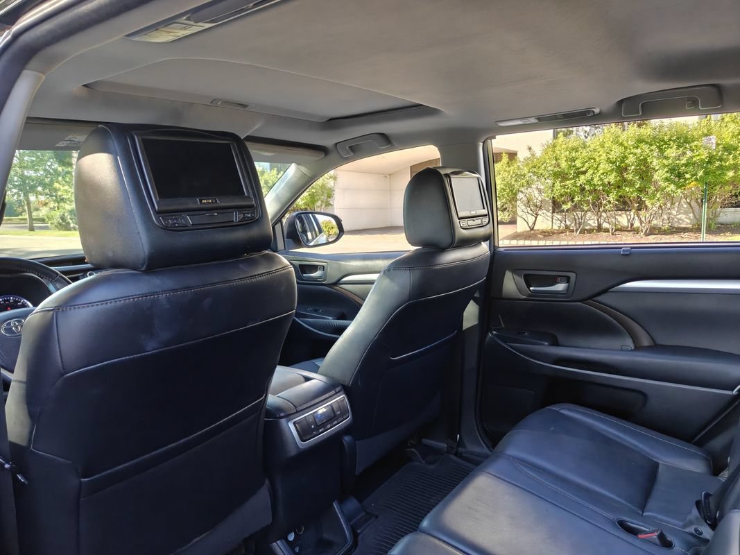 Used 2015 Toyota Highlander XLE AWD/4WD image 24