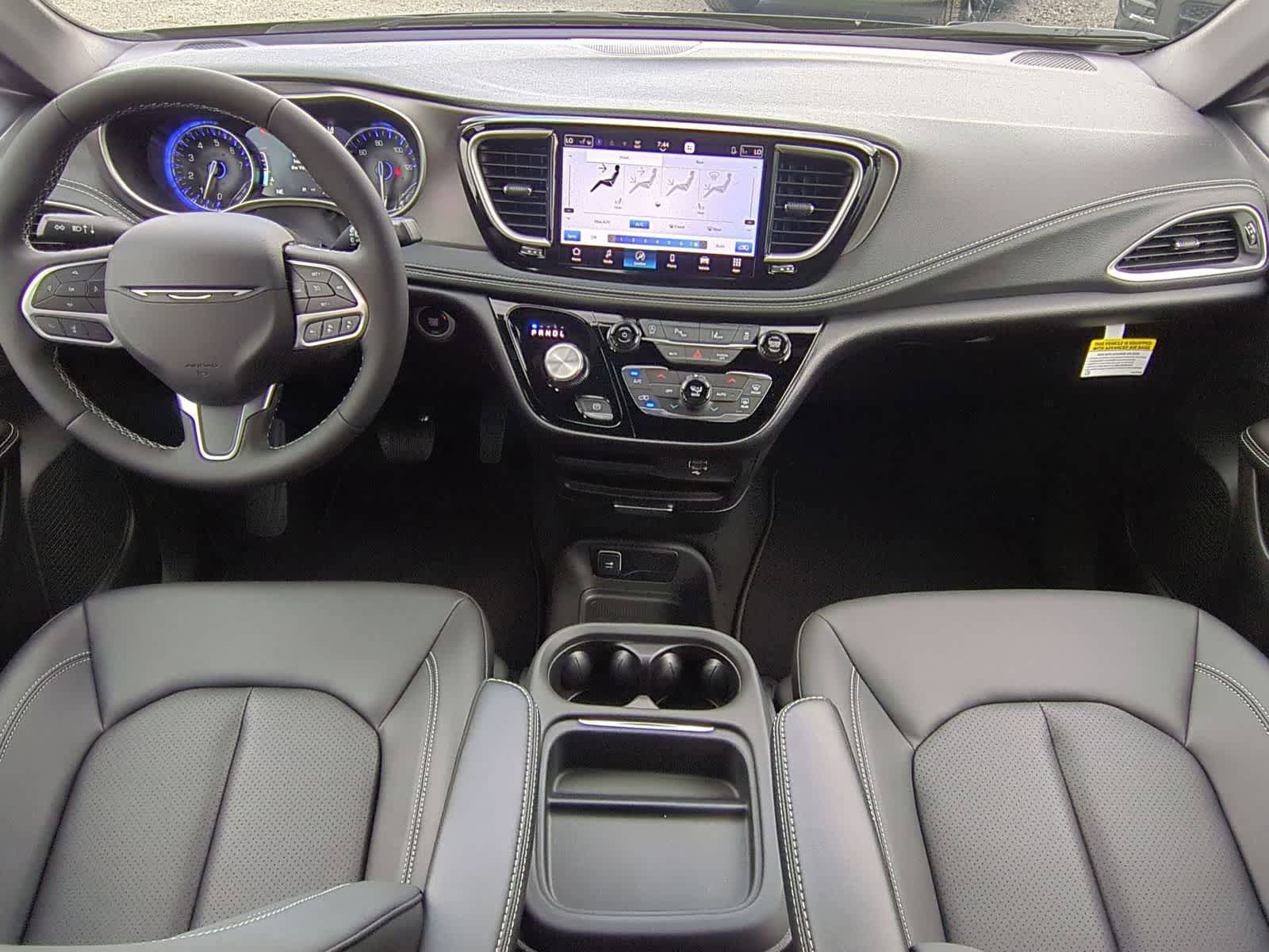 New 2027 Chrysler Pacifica Select FWD image 15