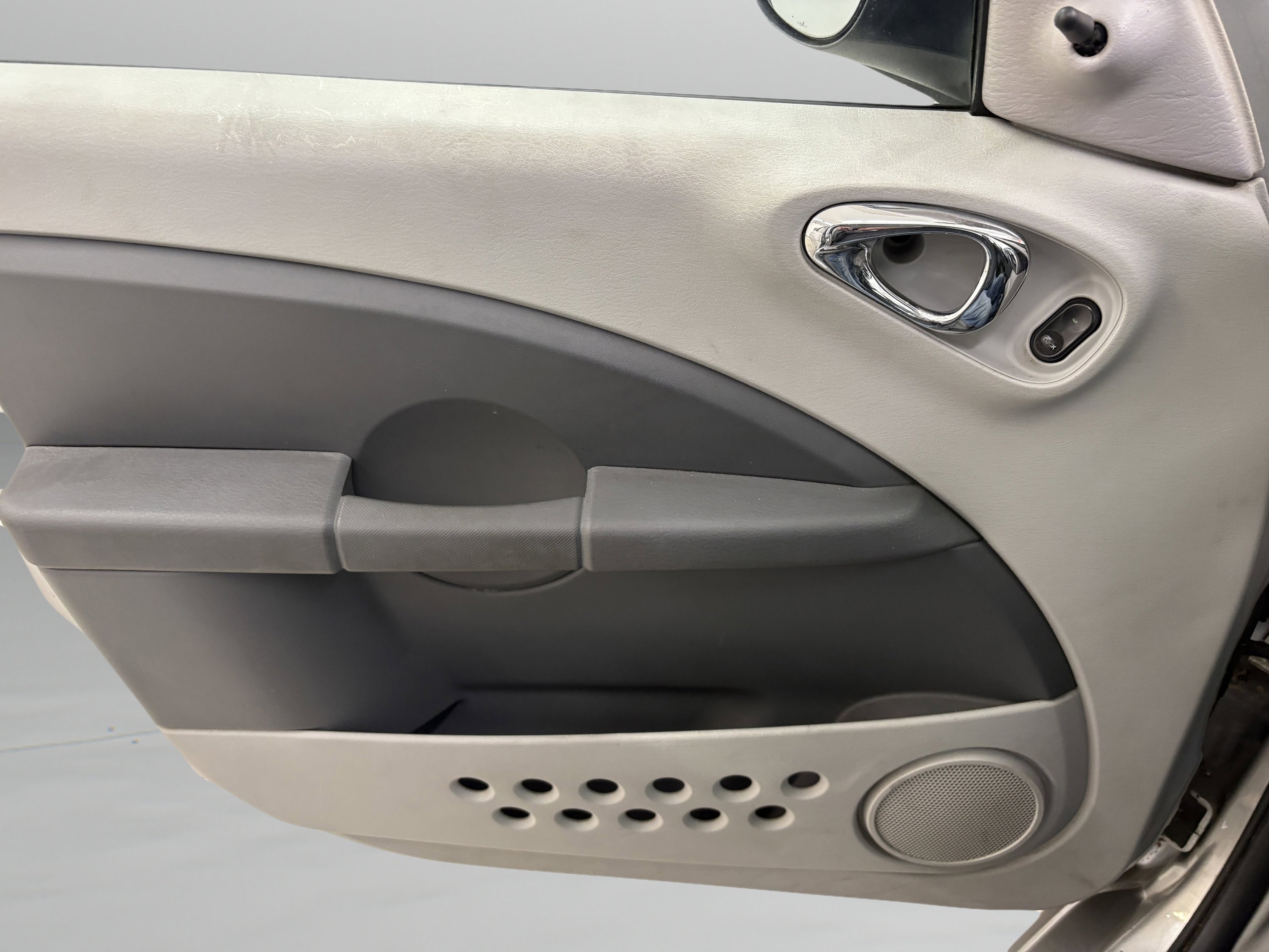 Used 2007 Chrysler PT Cruiser image 22