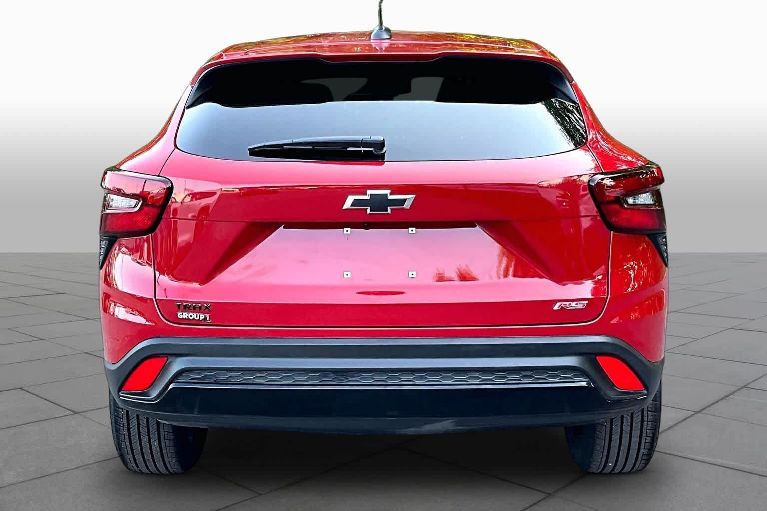 Used 2026 Chevrolet Trax RS FWD image 5