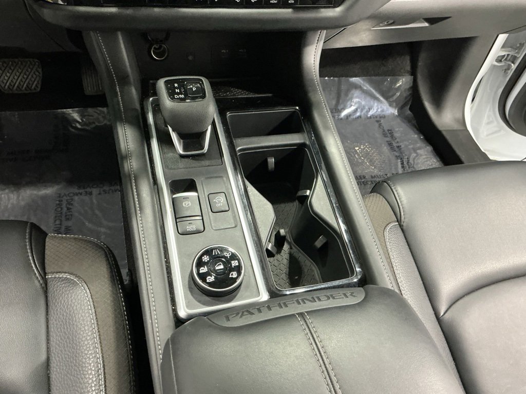 Used 2025 Nissan Pathfinder SL image 19