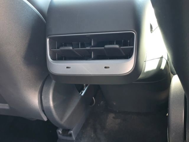 Used 2024 Tesla Model Y Long Range image 31