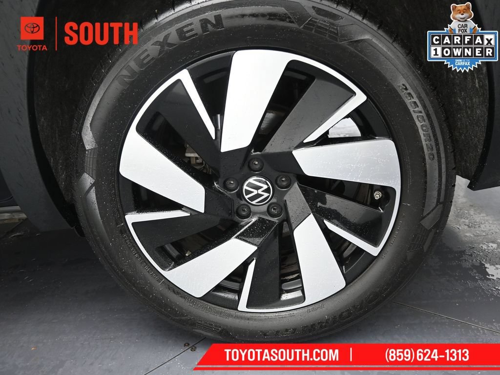 Used 2024 Volkswagen Atlas Cross Sport SE FWD image 42