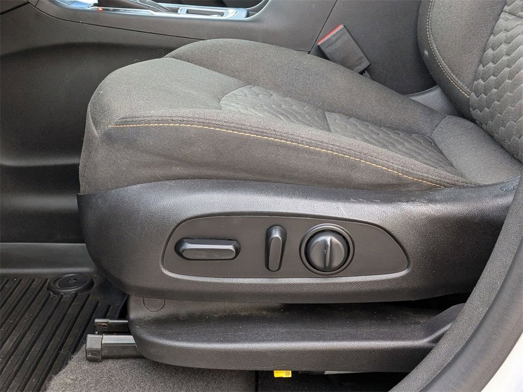 Used 2020 Chevrolet Equinox LT image 13