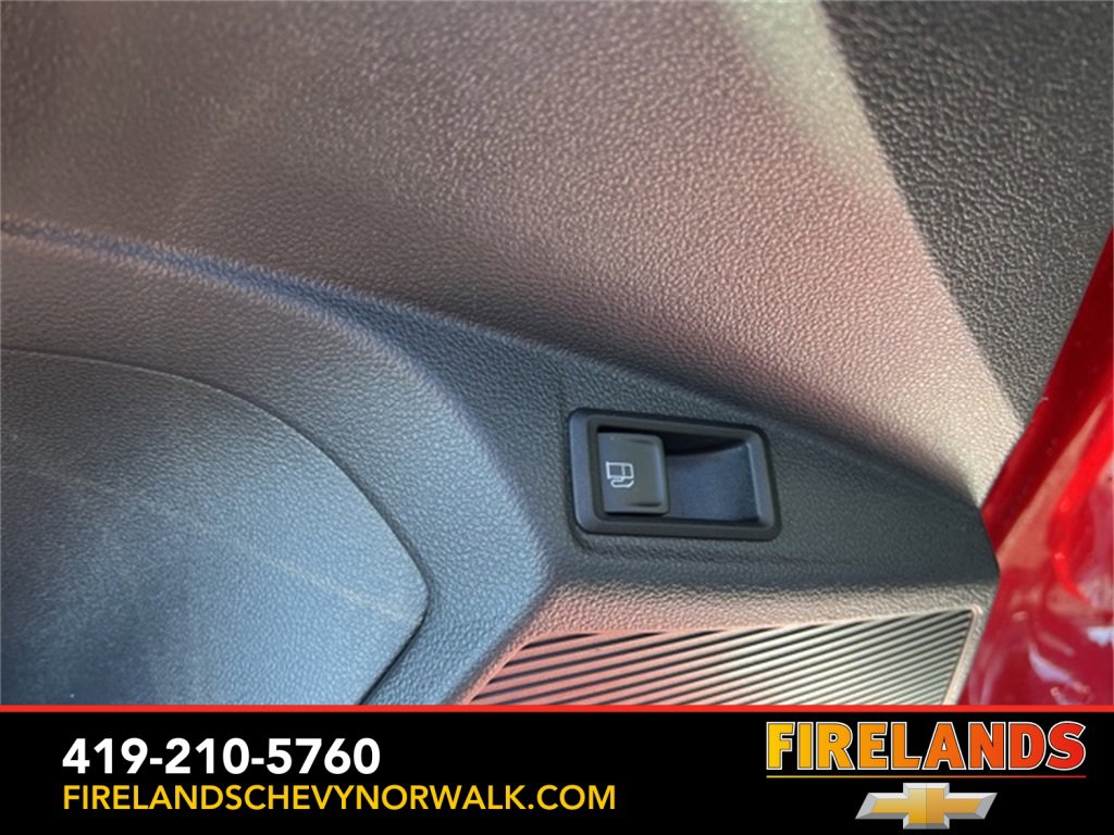 Used 2022 Volkswagen Taos SE w/ Panoramic Sunroof Package image 18