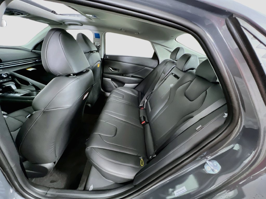 New 2026 Hyundai Elantra Limited FWD image 24