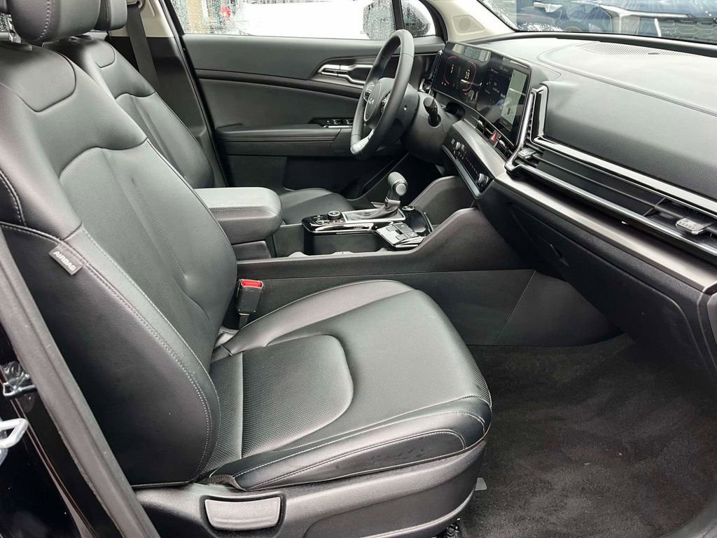 Used 2024 Kia Sportage EX image 12