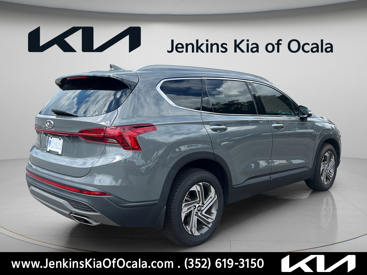 Used 2023 Hyundai Santa Fe SEL FWD image 3
