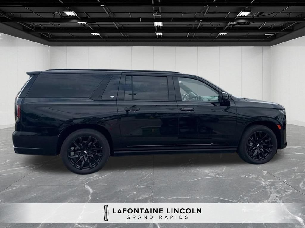 Used 2022 Cadillac Escalade ESV Sport Platinum w/ LPO, ONYX Package AWD/4WD image 6