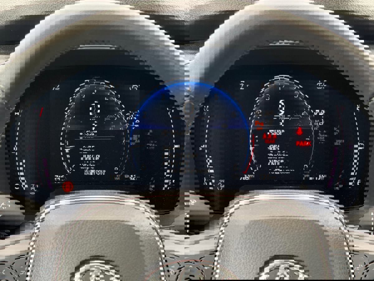 Used 2024 Toyota Corolla Cross XLE image 13