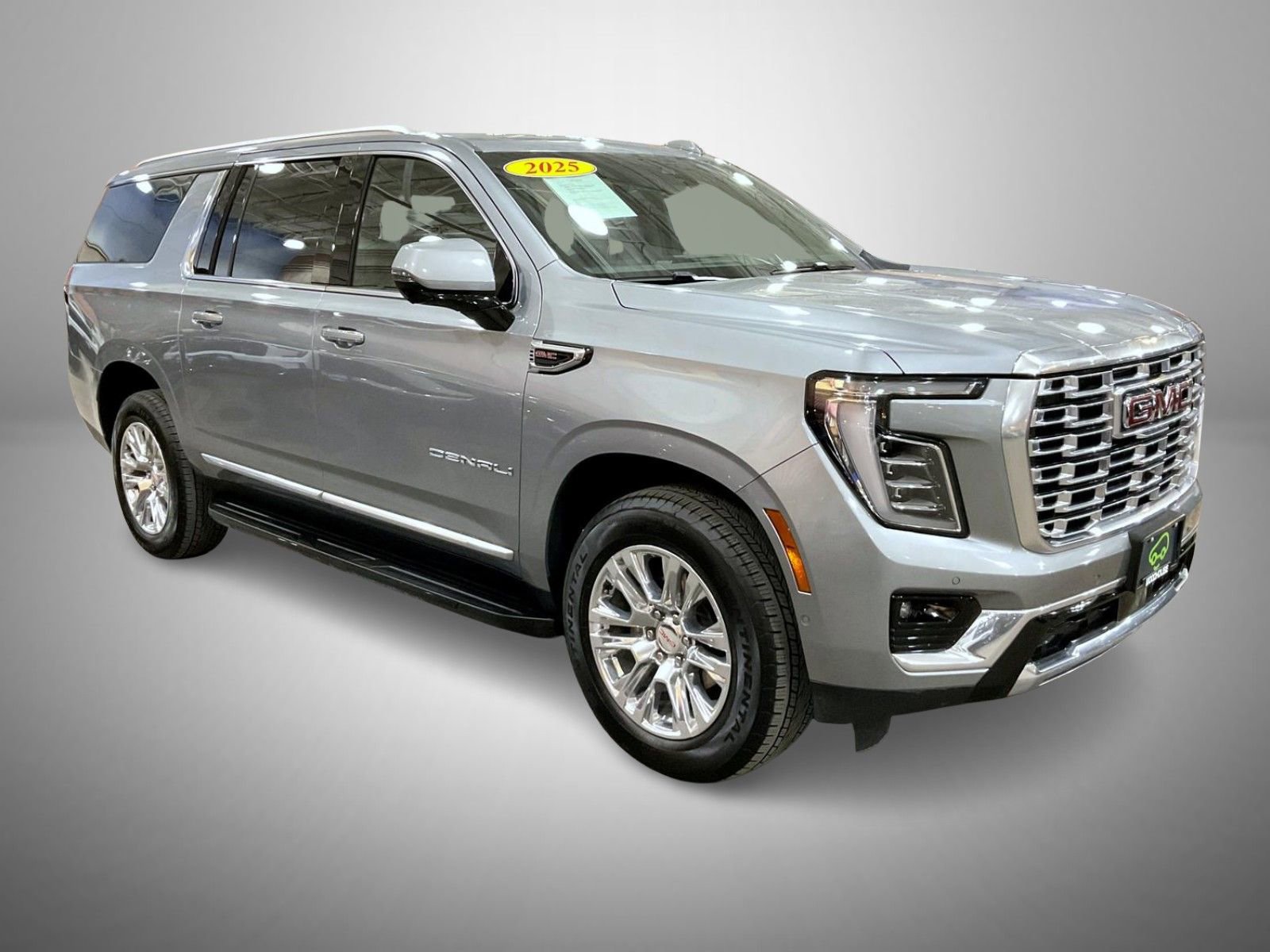 Used 2025 GMC Yukon XL Denali image 3