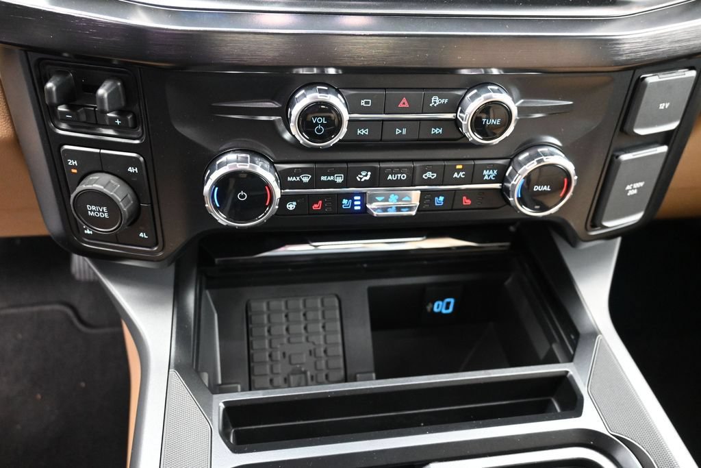 New 2026 Ford F250 Lariat w/ Black Appearance Package AWD/4WD image 3