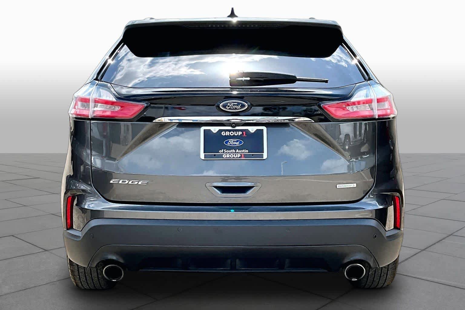 Used 2020 Ford Edge SE FWD image 5