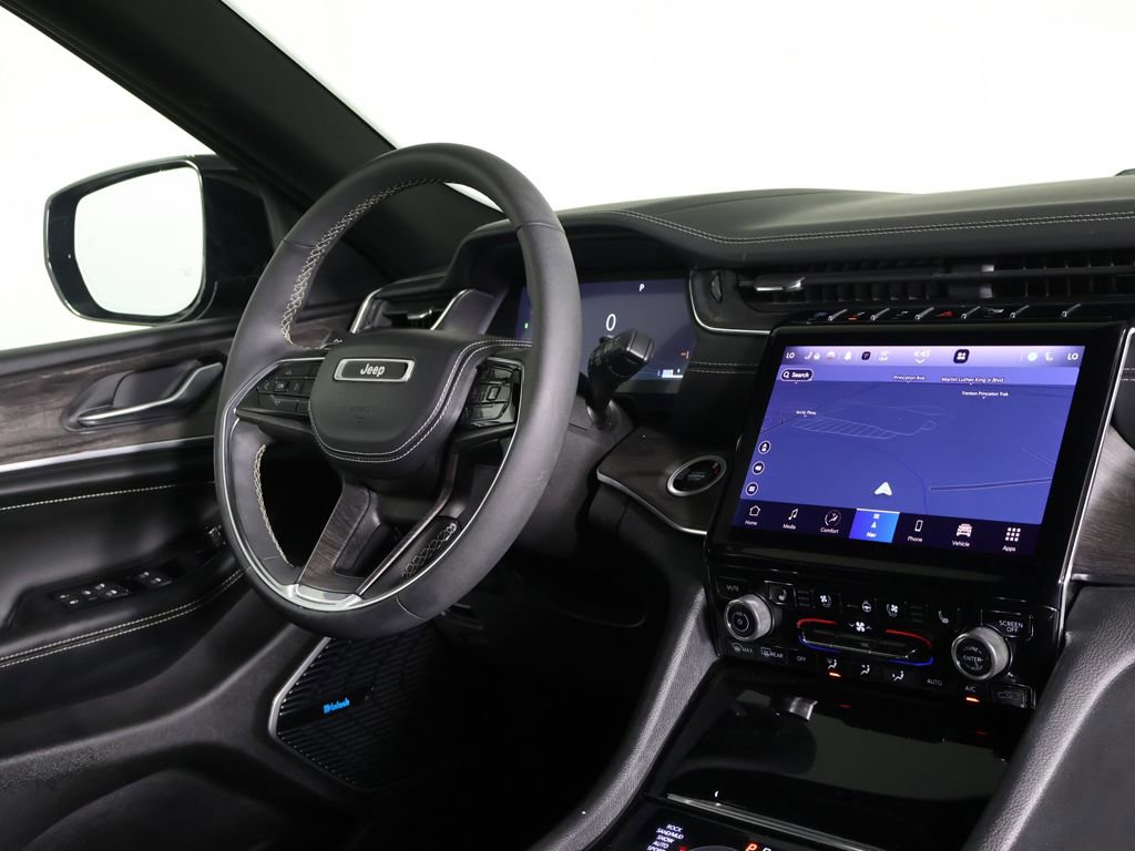 Used 2022 Jeep Grand Cherokee Overland AWD/4WD image 37