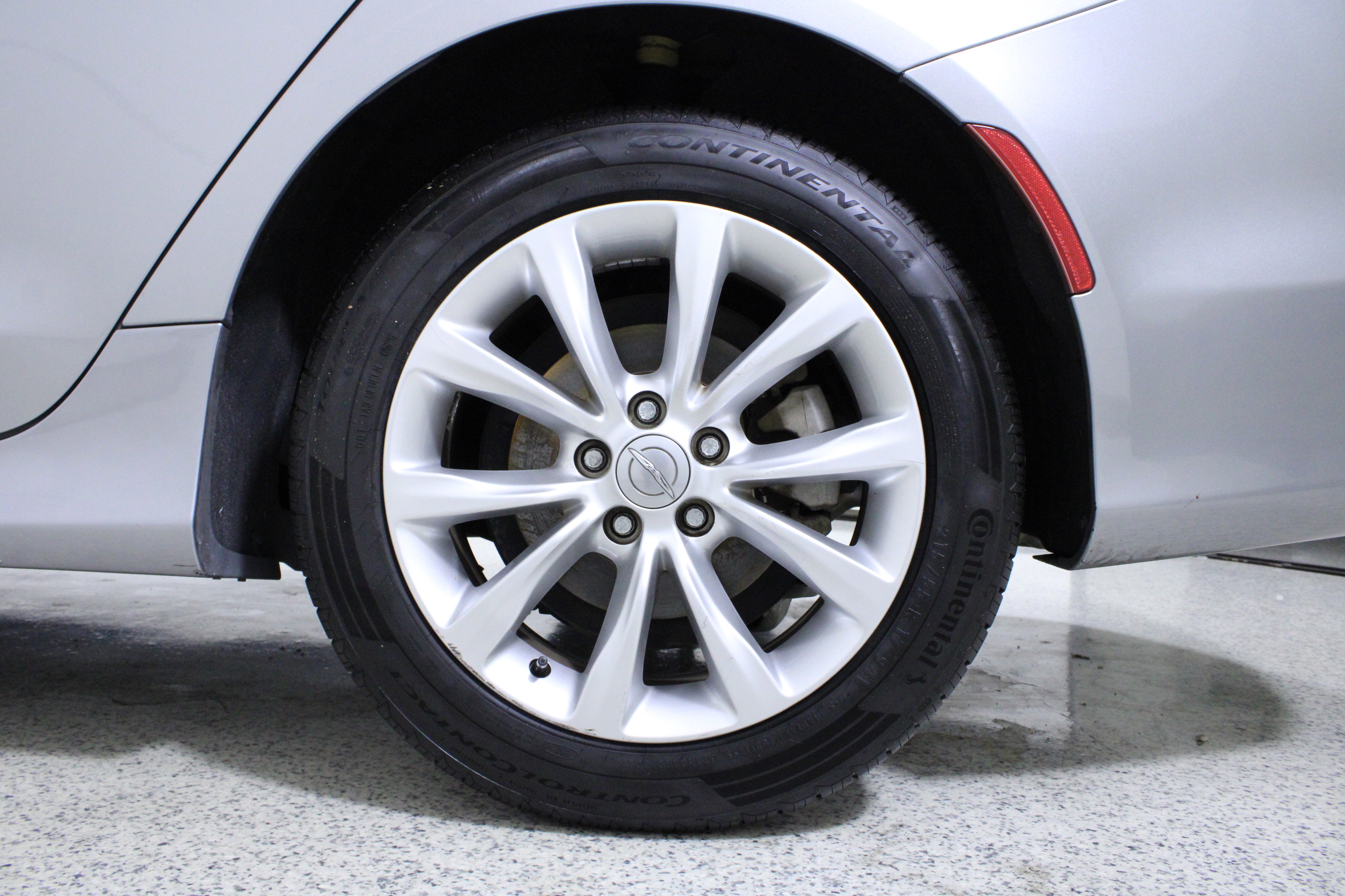 Used 2015 Chrysler 200 C w/ Navigation & Sound Group I image 8