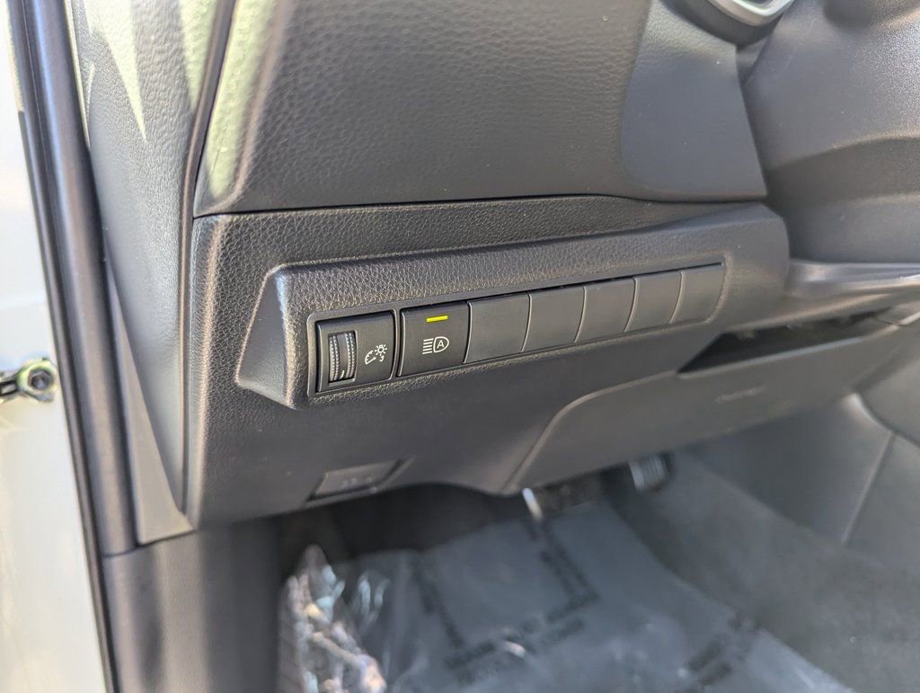 Used 2024 Toyota Corolla SE image 14