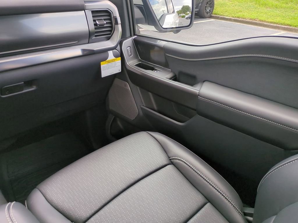 New 2025 Ford F150 Lariat w/ Equipment Group 501A Mid image 17
