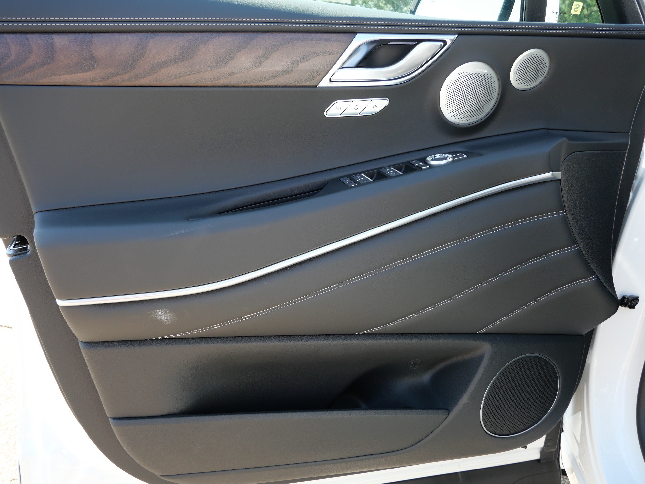 New 2027 Genesis GV80 2.5T Prestige AWD/4WD image 4