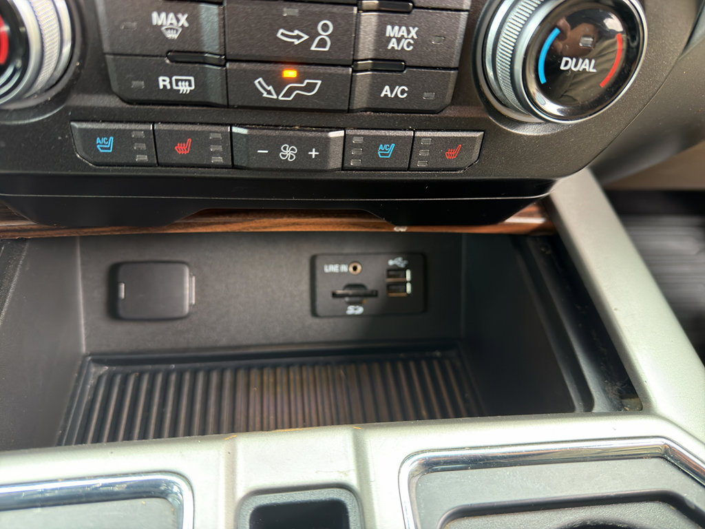 Used 2015 Ford F150 Lariat w/ Equipment Group 502A Luxury AWD/4WD image 29