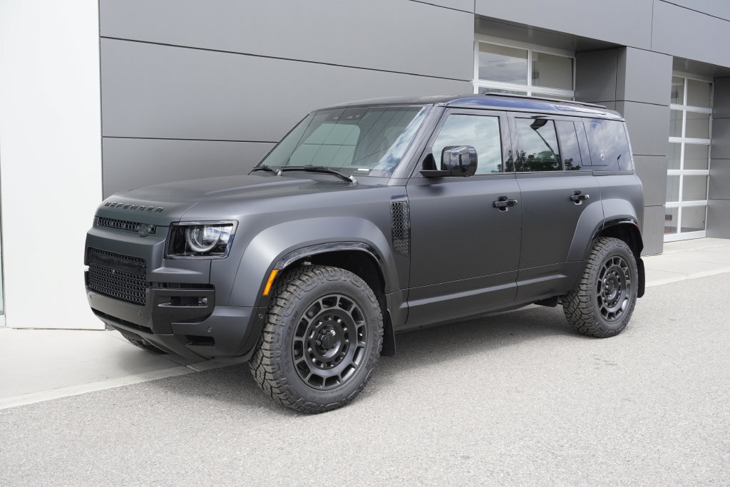 New 2026 Land Rover Defender 110 OCTA AWD/4WD image 3