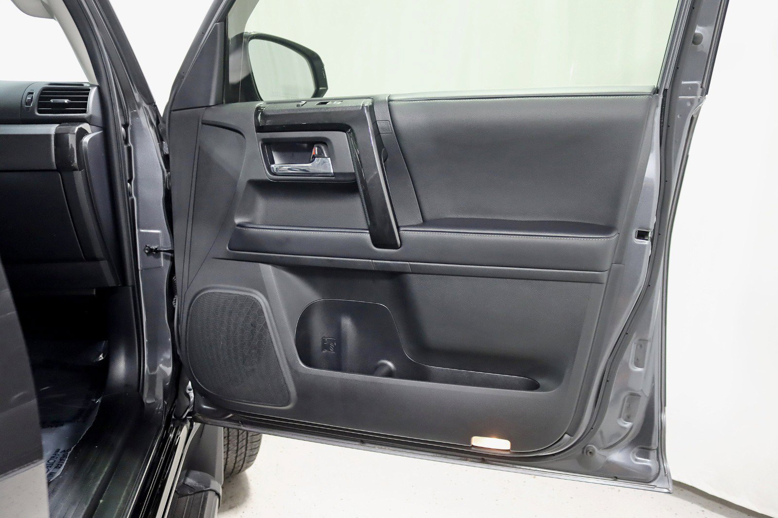 Used 2020 Toyota 4Runner Nightshade AWD/4WD image 34