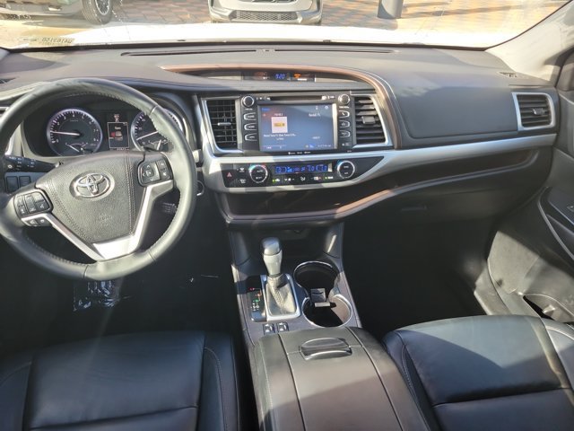 Used 2016 Toyota Highlander XLE FWD image 20