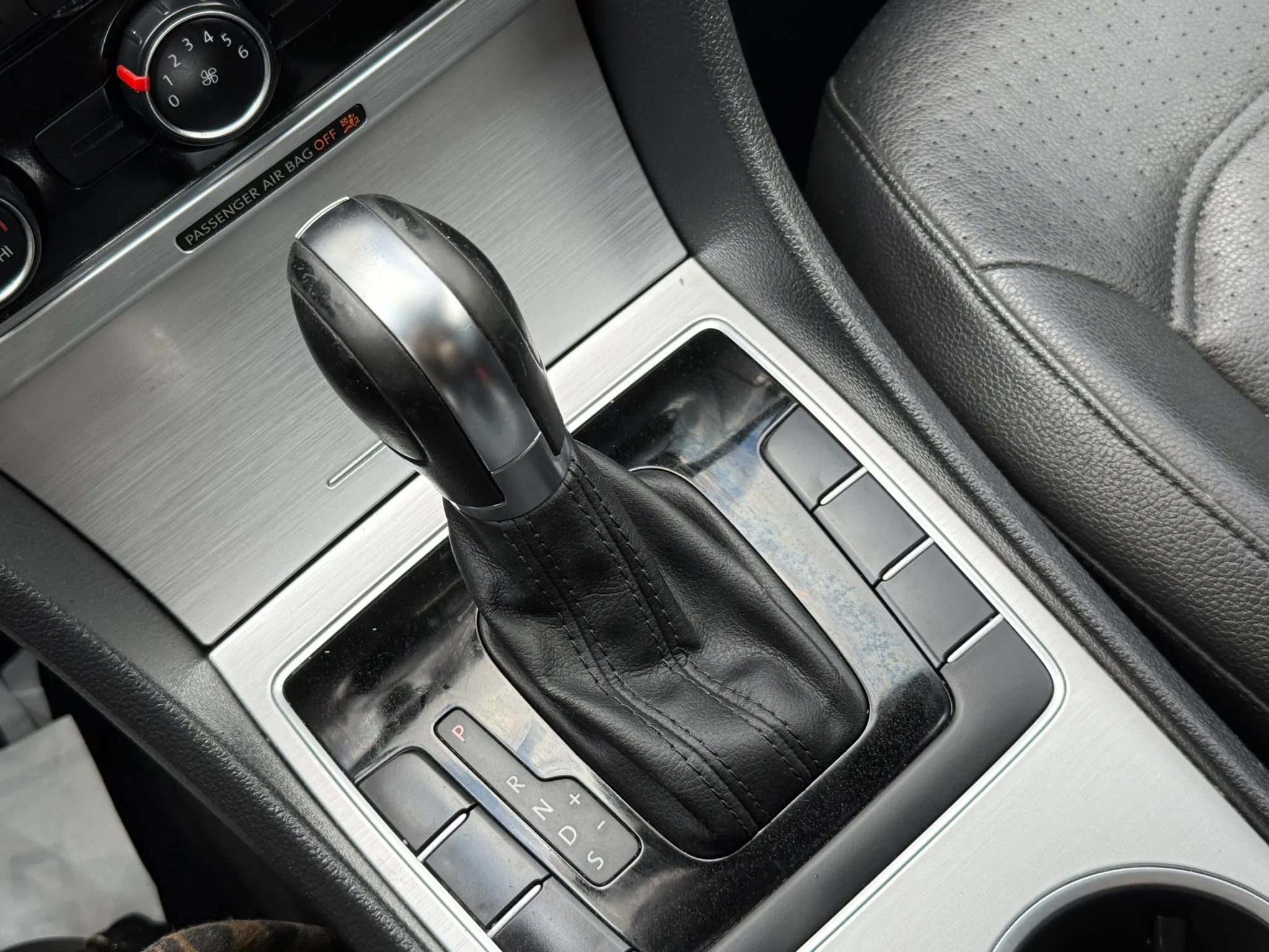 Used 2013 Volkswagen Passat 2.5 SE image 26