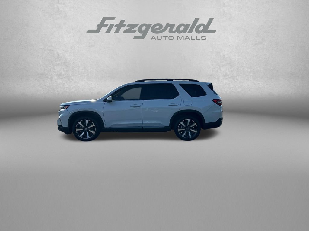 Used 2024 Honda Pilot Touring image 4