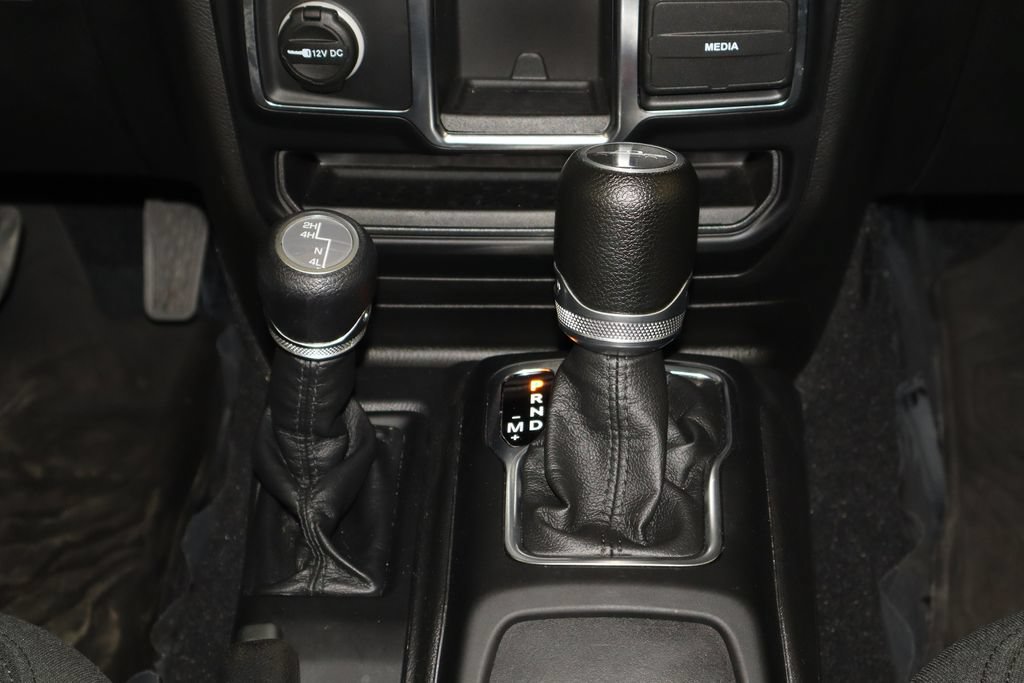 Used 2022 Jeep Gladiator Sport AWD/4WD image 27
