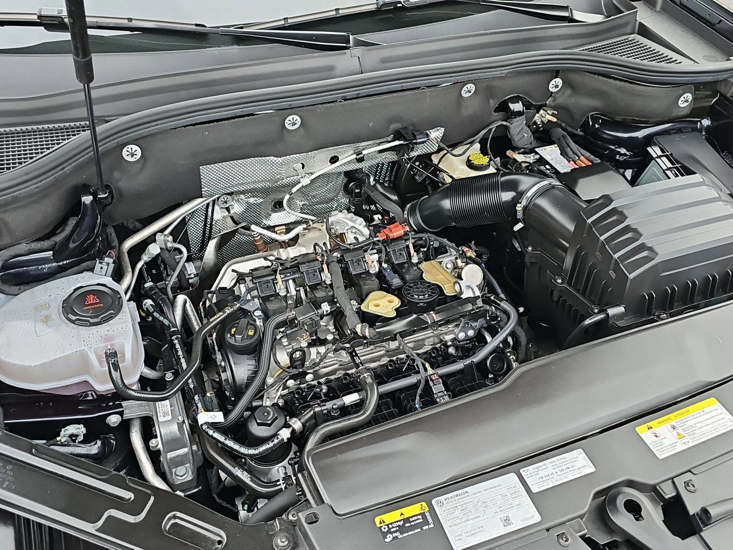 Used 2025 Volkswagen Atlas SEL Premium R-Line image 39