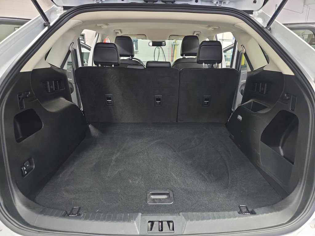 Used 2024 Ford Edge SEL image 12