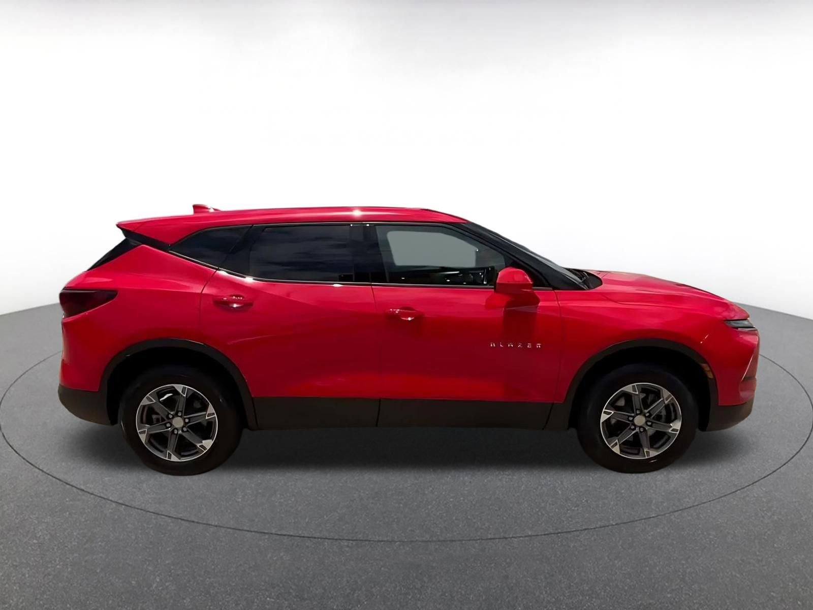 Used 2025 Chevrolet Blazer LT FWD image 15