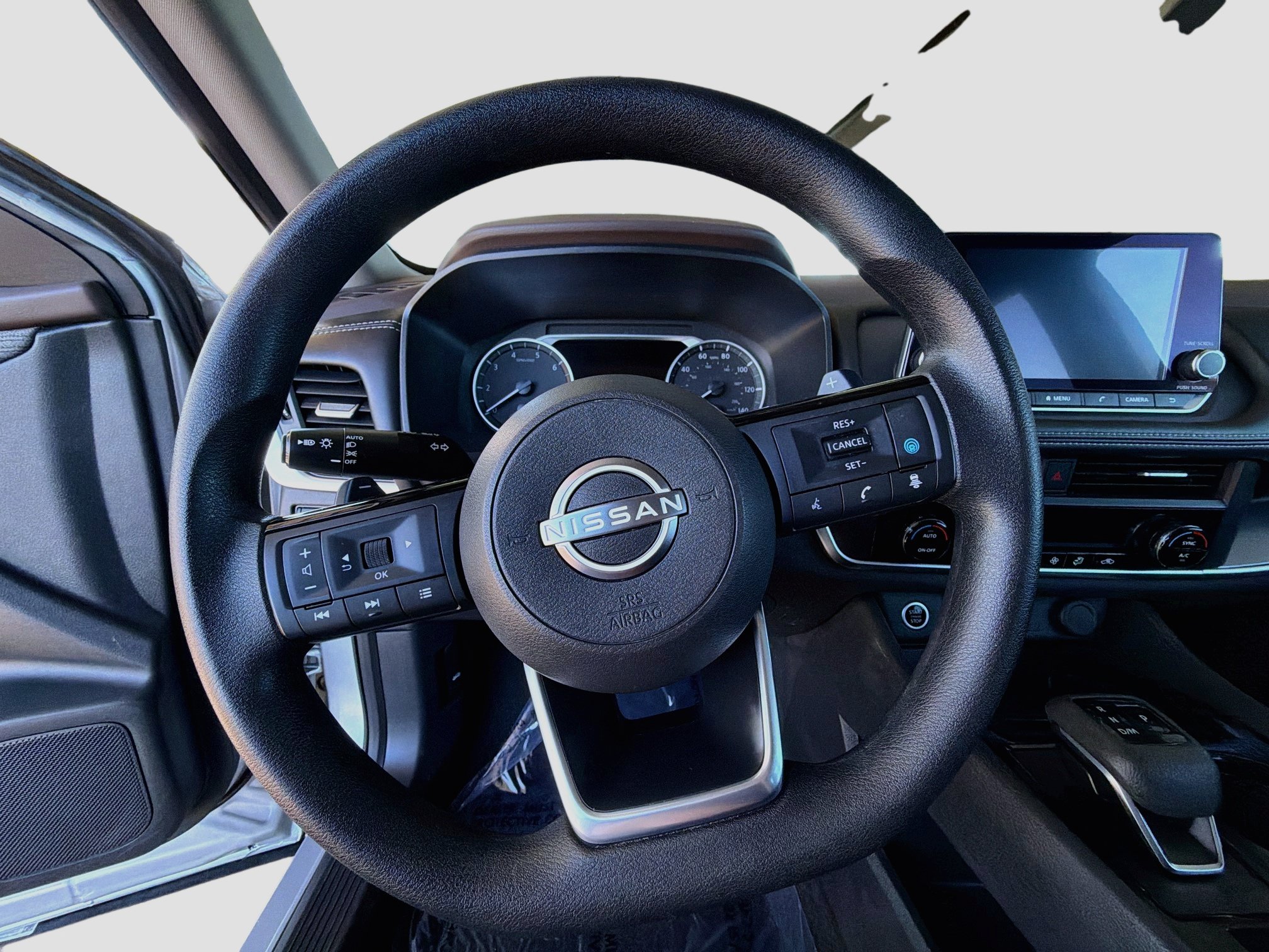 Used 2023 Nissan Rogue SV AWD/4WD image 17