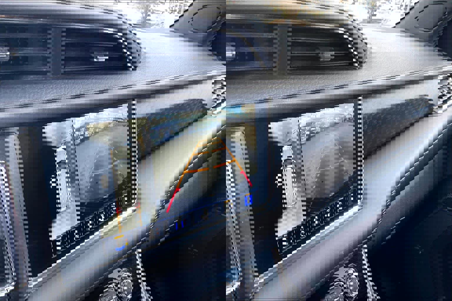 Used 2022 GMC Yukon XL Denali image 26