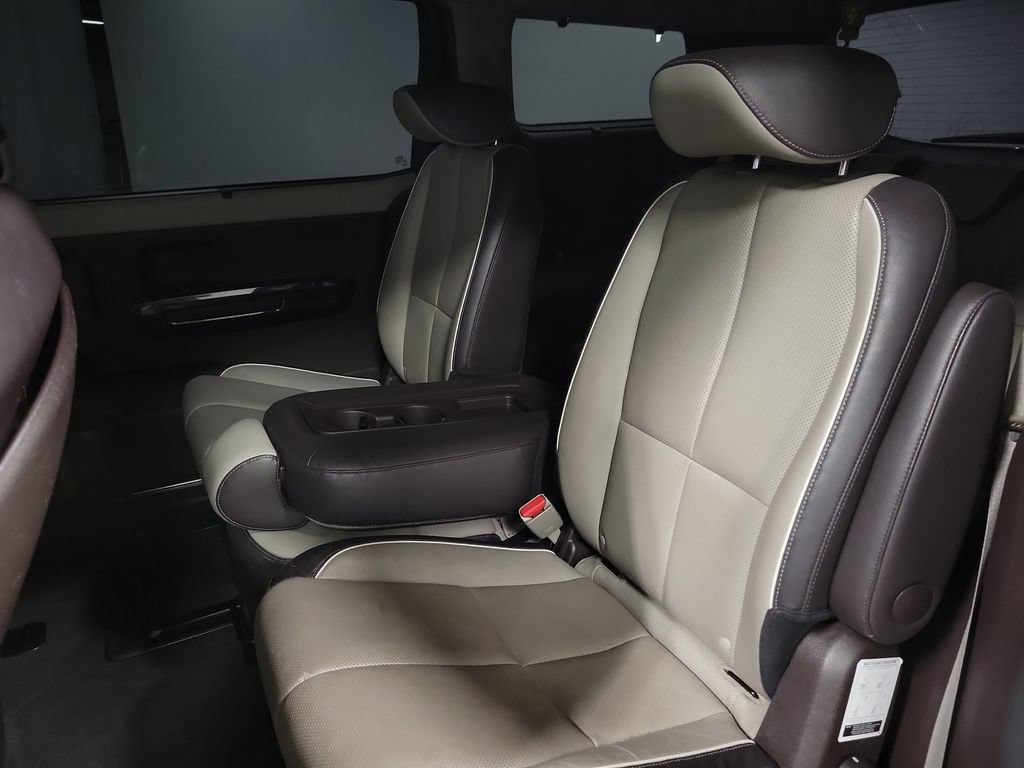 Used 2018 Kia Sedona SX Limited FWD image 23